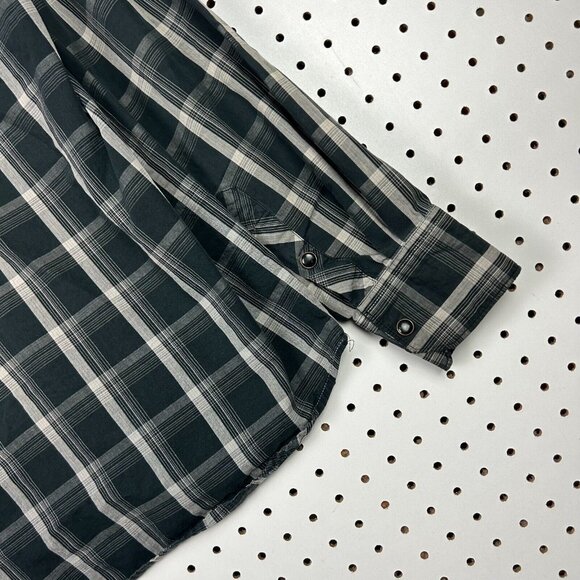 Southpole Plaid Long Sleeve Button Shirt Sz Medium Y2K Skate Grunge Black Script - Picture 5 of 7